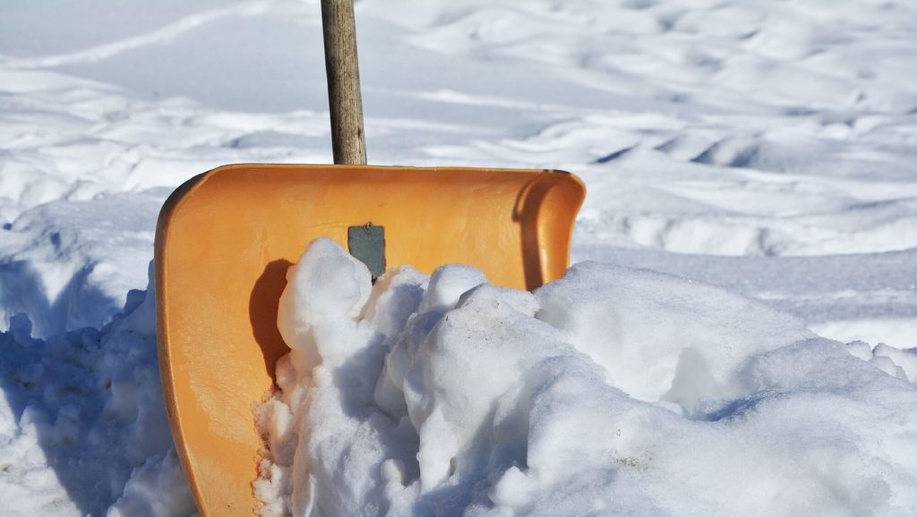 snow_shovel_winter